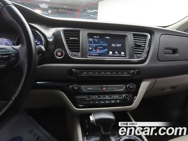 Kia Carnival 2019 thumb 10