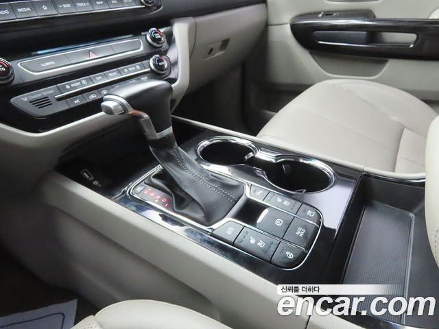 Kia Carnival 2019 thumb 12