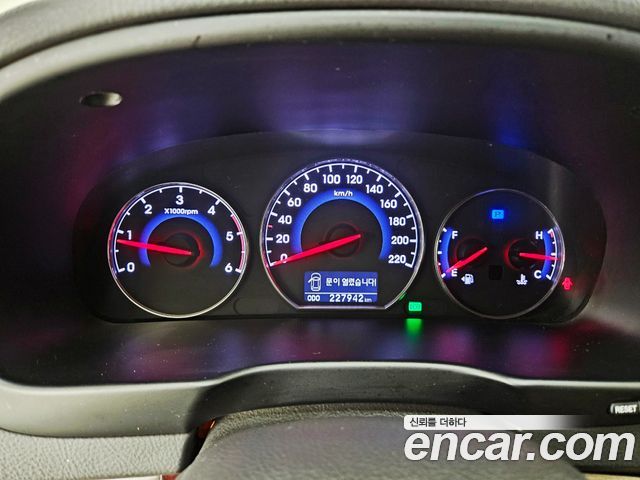 Hyundai Santa Fe 2011 thumb 8