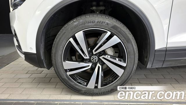 Volkswagen Touareg 2020 thumb 3