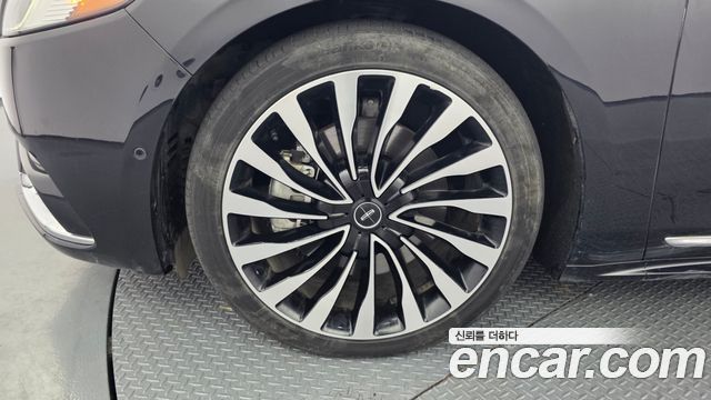 Lincoln Continental 2020 thumb 9