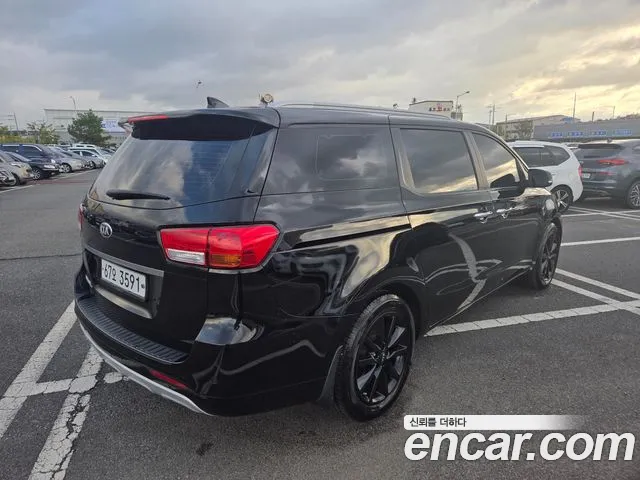 Kia Carnival 2015 thumb 2