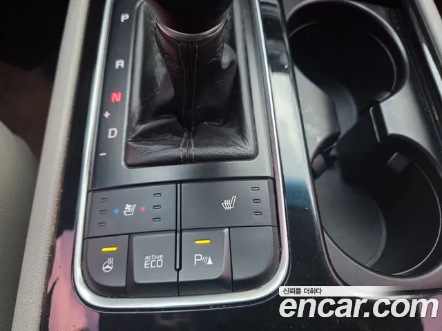 Kia Carnival 2015 thumb 9