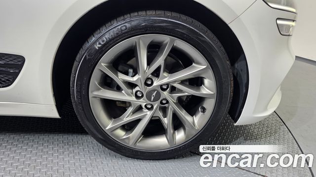 Genesis G70 2020 thumb 6