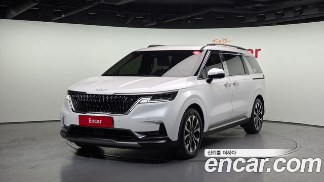 Kia Carnival 2023 thumb 2