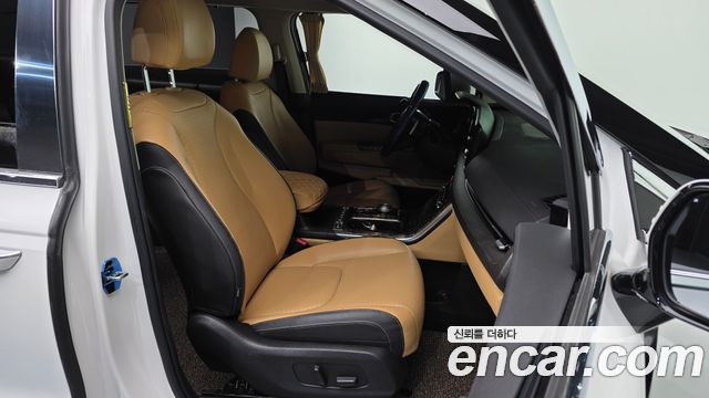Kia Carnival 2023 thumb 10