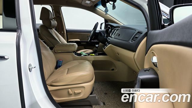 Kia Carnival 2020 thumb 11