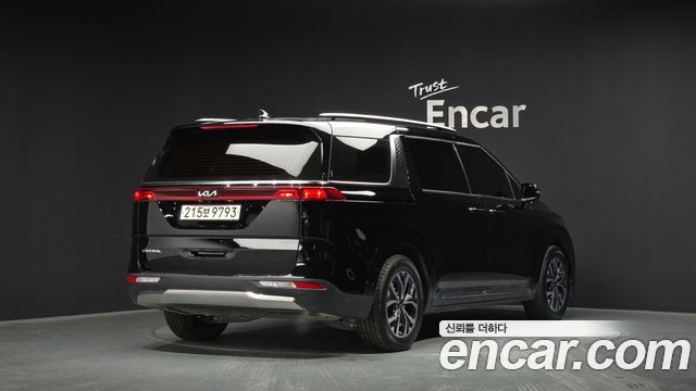 Kia Carnival 2023 thumb 3