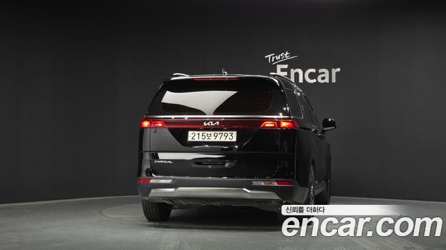 Kia Carnival 2023 thumb 5