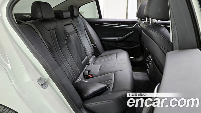 BMW 5 серии 2019 thumb 3