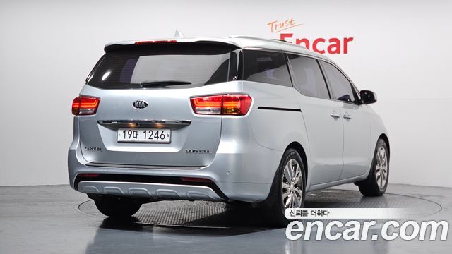 Kia Carnival 2016 thumb 3