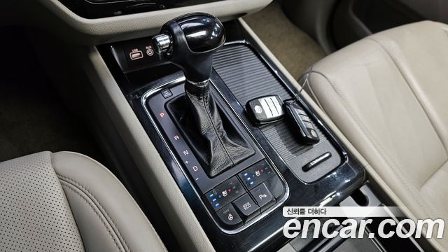 Kia Carnival 2016 thumb 10
