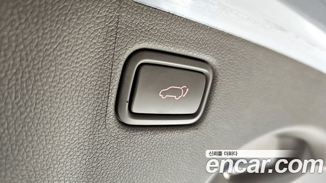 Kia Carnival 2016 thumb 12