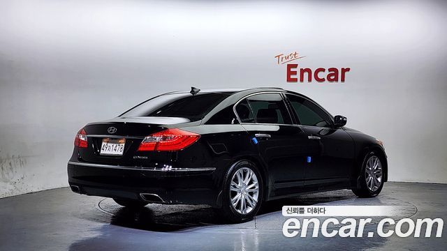Hyundai Genesis 2013 thumb 3