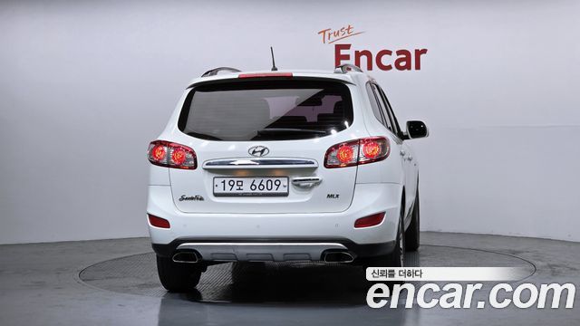 Hyundai Santa Fe 2012 thumb 5