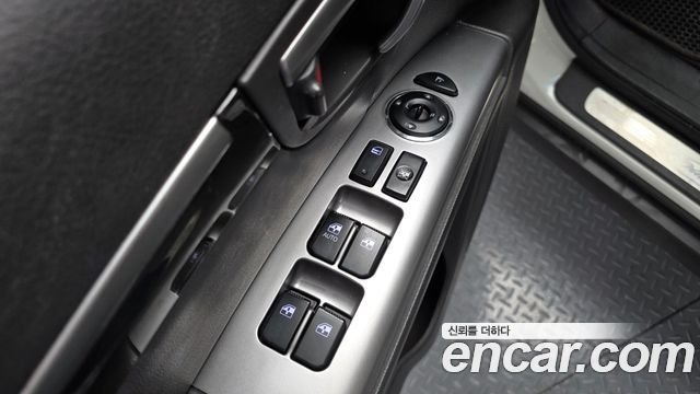 Hyundai Santa Fe 2012 thumb 12
