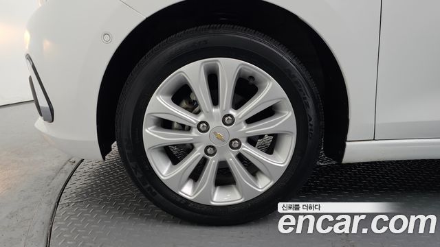Chevrolet Spark 2017 thumb 6