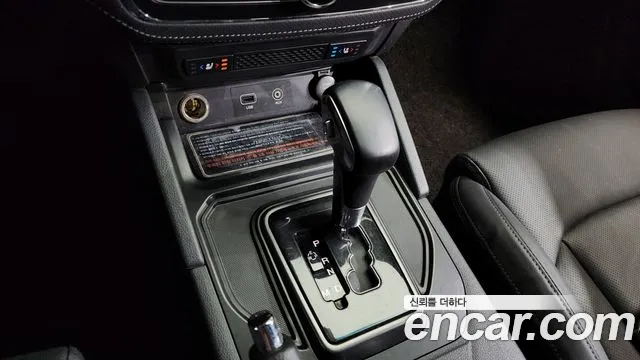 SsangYong Rexton 2021 thumb 10