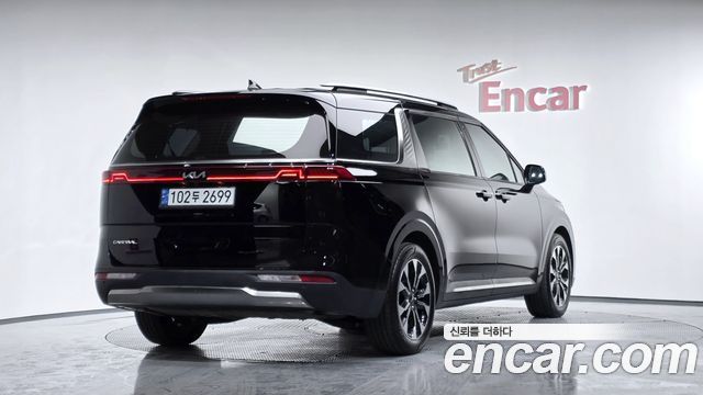 Kia Carnival 2023 thumb 3