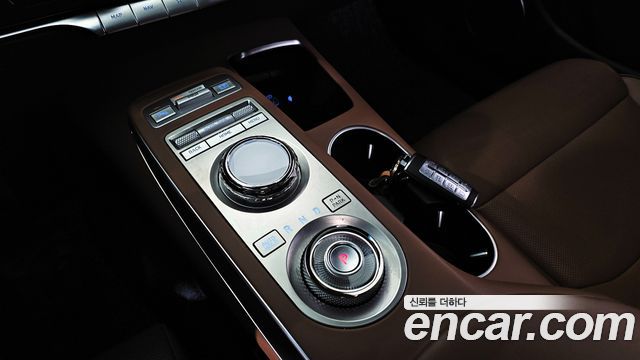 Genesis GV70 2022 thumb 9