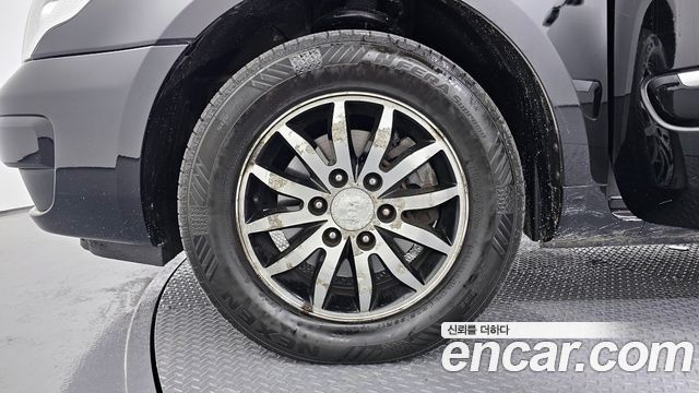 Kia Carnival 2012 thumb 6