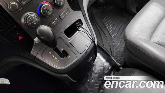 Hyundai Starex 2014 thumb 10