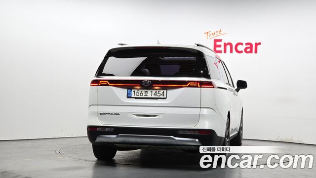 Kia Carnival 2021 thumb 5