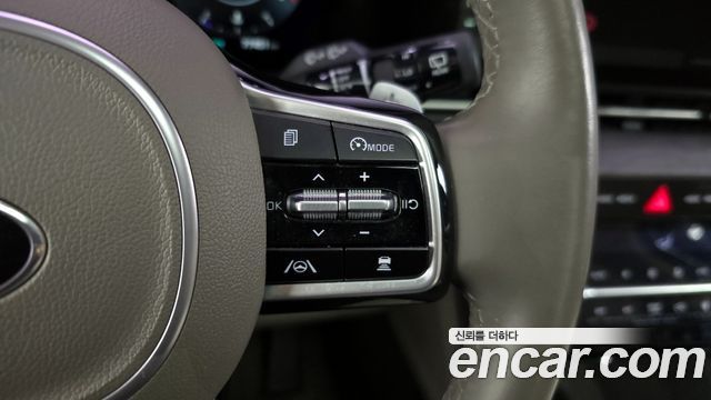 Kia Carnival 2021 thumb 11
