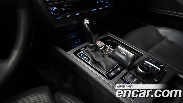 Hyundai Genesis 2016 thumb 9
