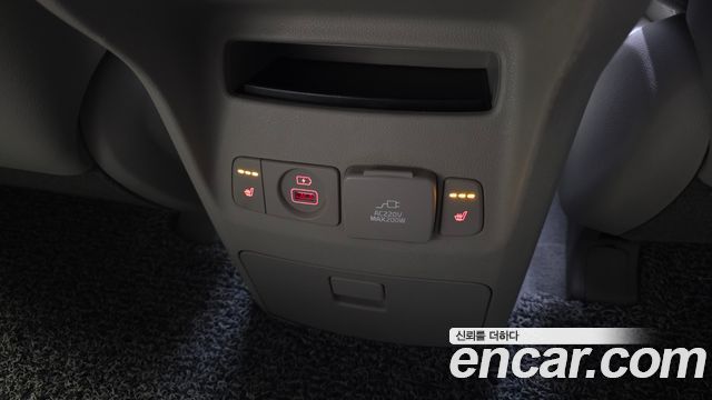 Kia Carnival 2018 thumb 11