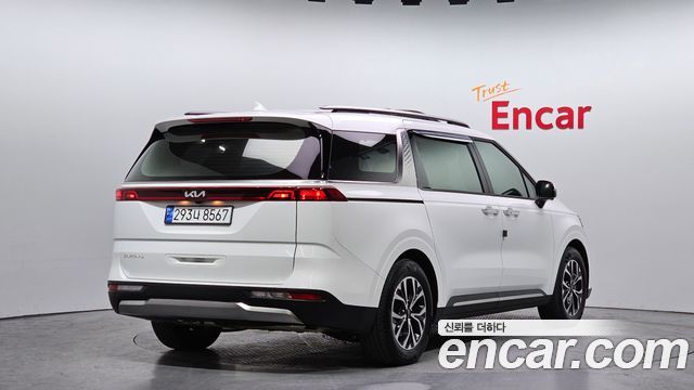 Kia Carnival 2023 thumb 3