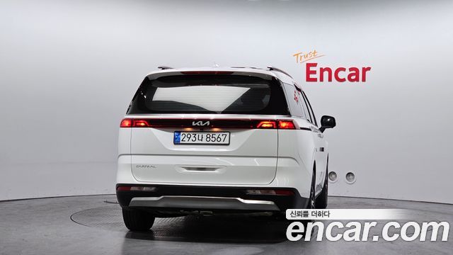 Kia Carnival 2023 thumb 5