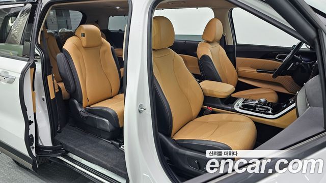 Kia Carnival 2023 thumb 10