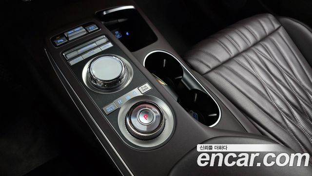 Genesis GV70 2021 thumb 10