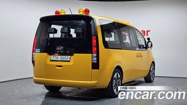 Hyundai Staria 2021 thumb 3