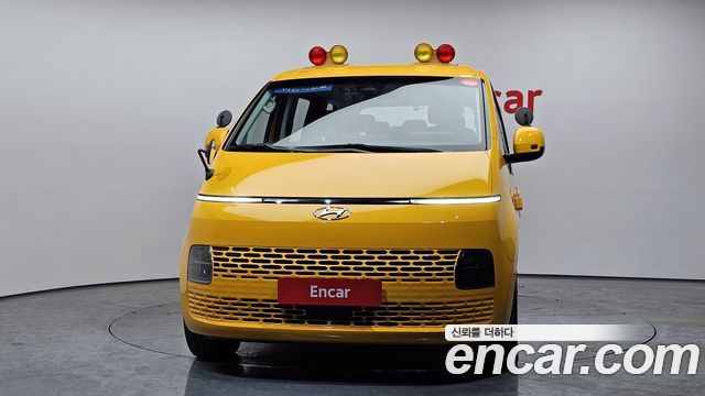 Hyundai Staria 2021 thumb 4