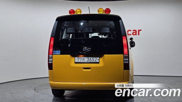 Hyundai Staria 2021 thumb 5