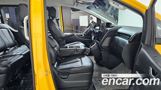 Hyundai Staria 2021 thumb 11