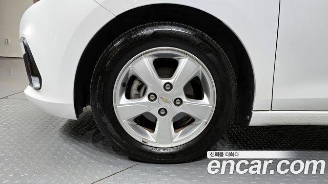 Chevrolet Spark 2016 thumb 5