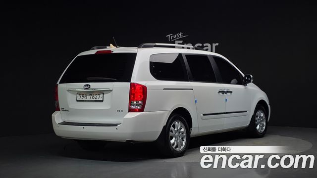 Kia Carnival 2012 thumb 3