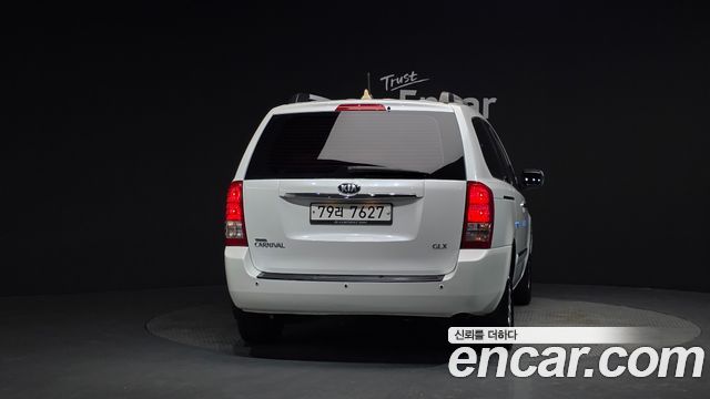 Kia Carnival 2012 thumb 5