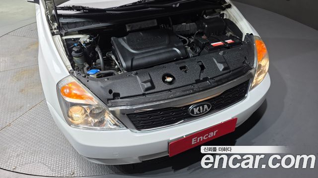 Kia Carnival 2012 thumb 6