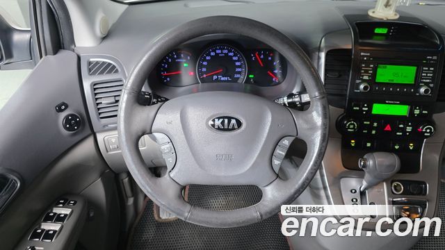 Kia Carnival 2012 thumb 12
