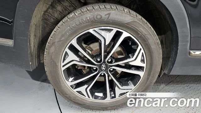 Hyundai Santa Fe 2018 thumb 6