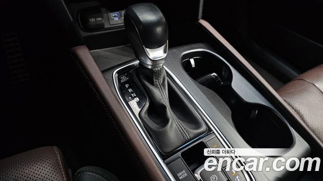 Hyundai Santa Fe 2018 thumb 10