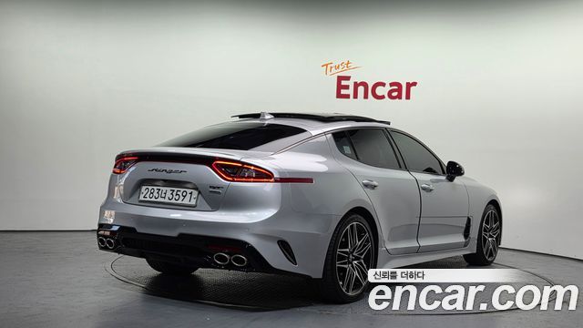 Kia Stinger 2017 thumb 3