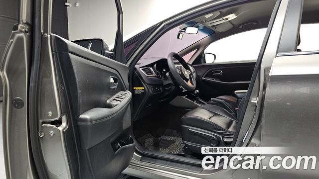 Kia Carens 2018 thumb 11