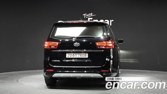 Kia Carnival 2020 thumb 4