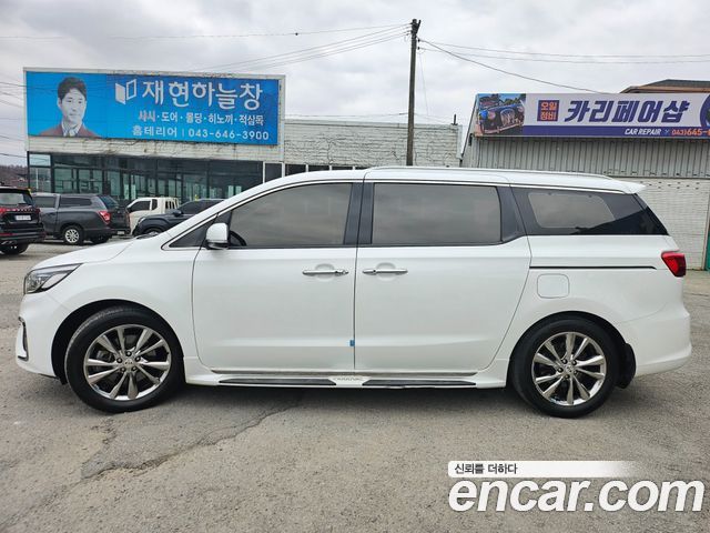 Kia Carnival 2018 thumb 6