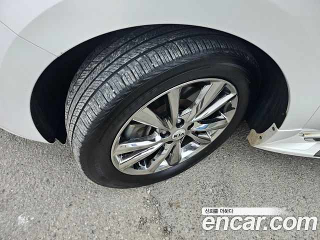 Kia Carnival 2018 thumb 8